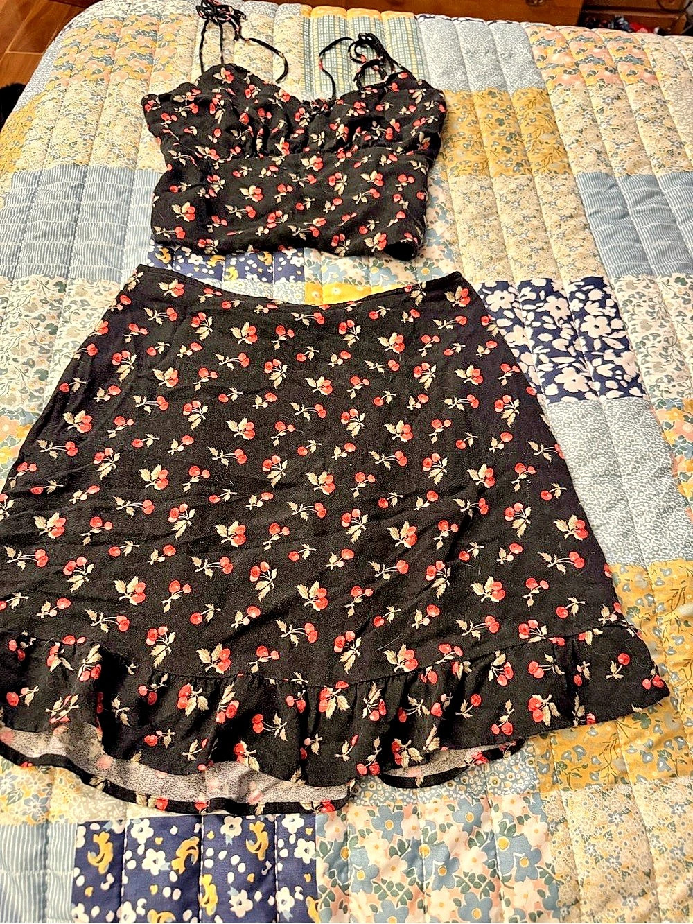 Abercrombie & Fitch Floral Mini Skirt Set Black & Red Medium